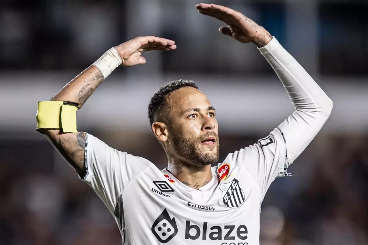 Fenerbahçe ile anılan Neymar imzayı attı