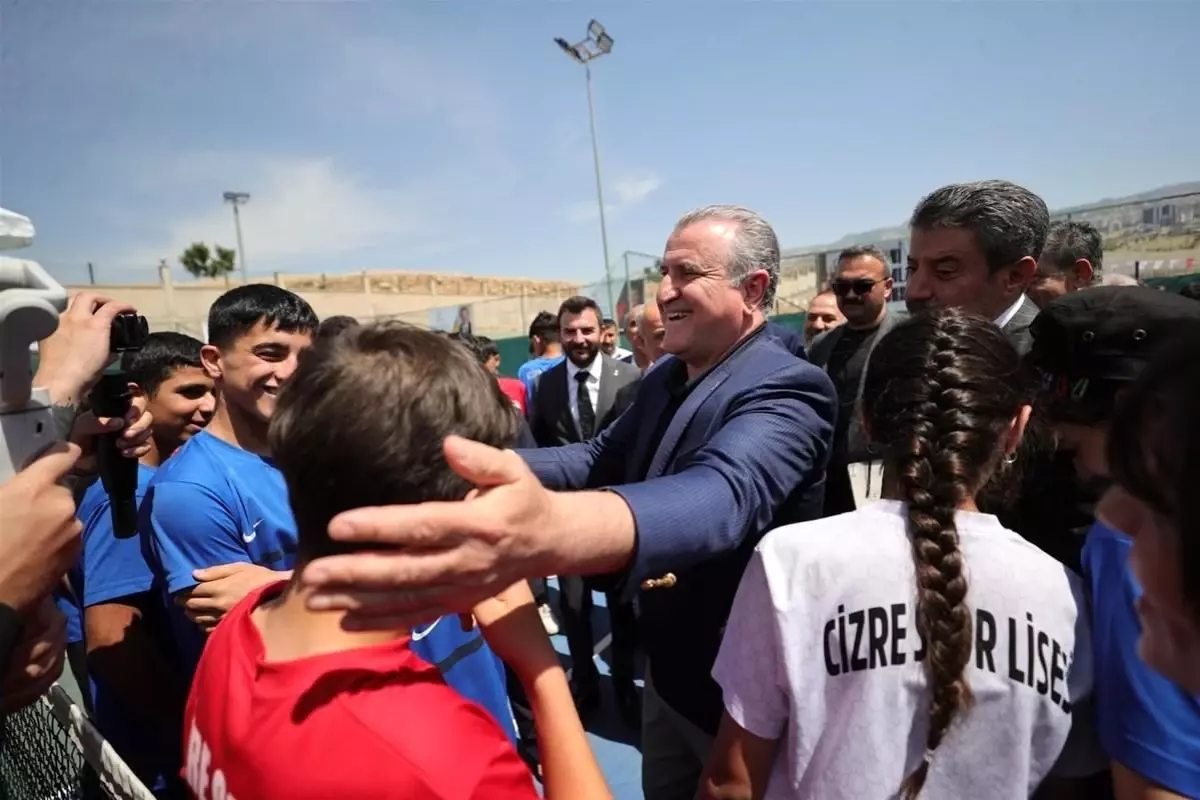 GSB Spor Okulları Açılıyor: Yazın Sporla İç İçe Geçen Gençlik!