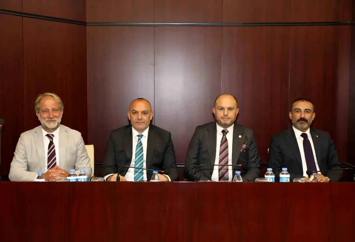 Gaziantep Ticaret Odası'nda Jeopolitik Riskler ve Ekonomik Tehditler Tartışıldı