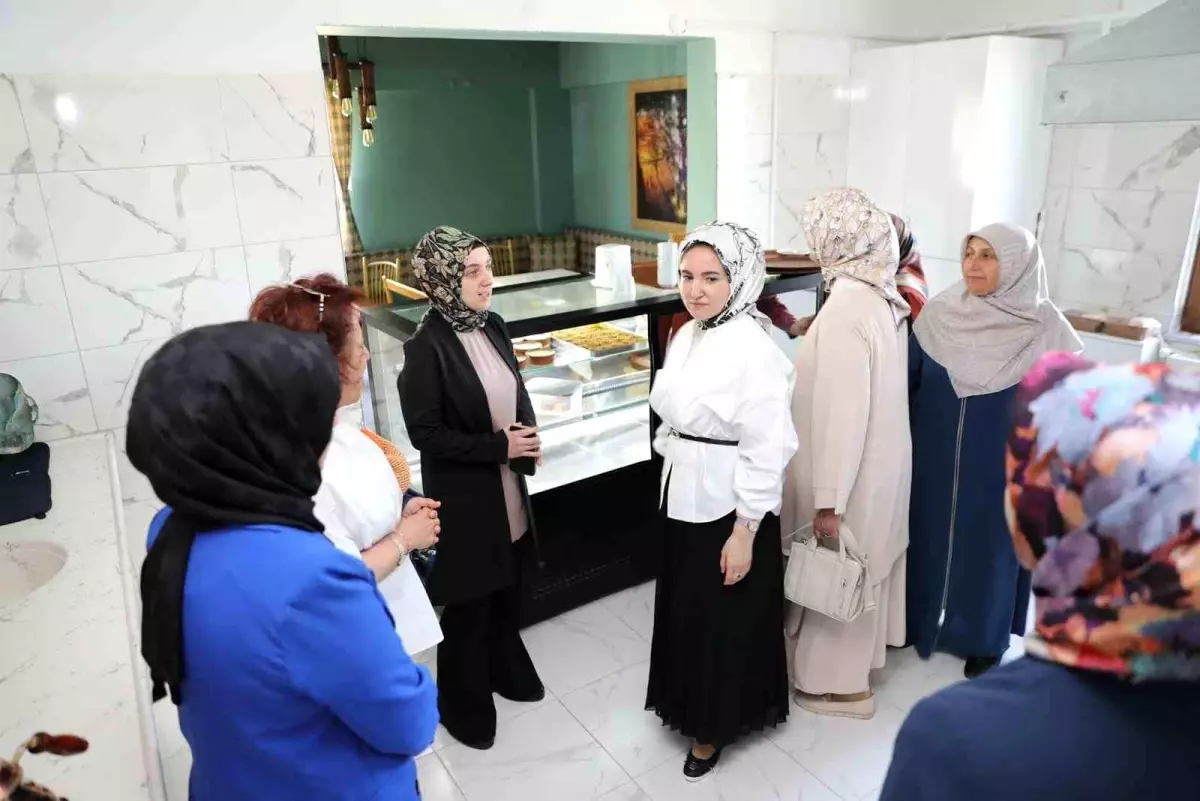 Emine Aydoğdu, Kadın Kooperatifini Ziyaret Etti