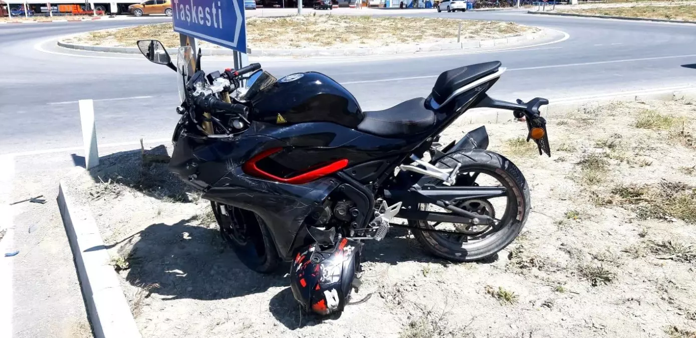 Mudurnu'da Motosiklet ve Otomobil Çarpıştı: 2 Yaralı