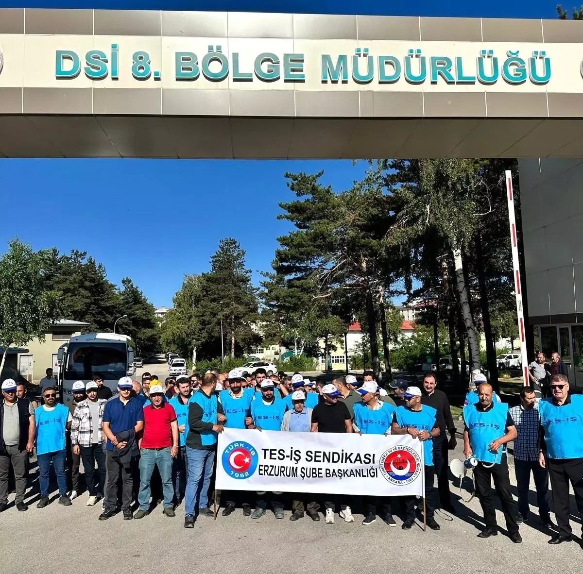 Erzurum'da Kamu İşçileri Hükümetin Zam Teklifine Tepki Gösterdi