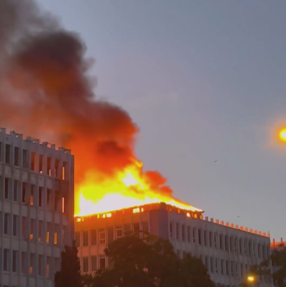 Kartal'da metruk binada yangın - 2 / Ek görüntü