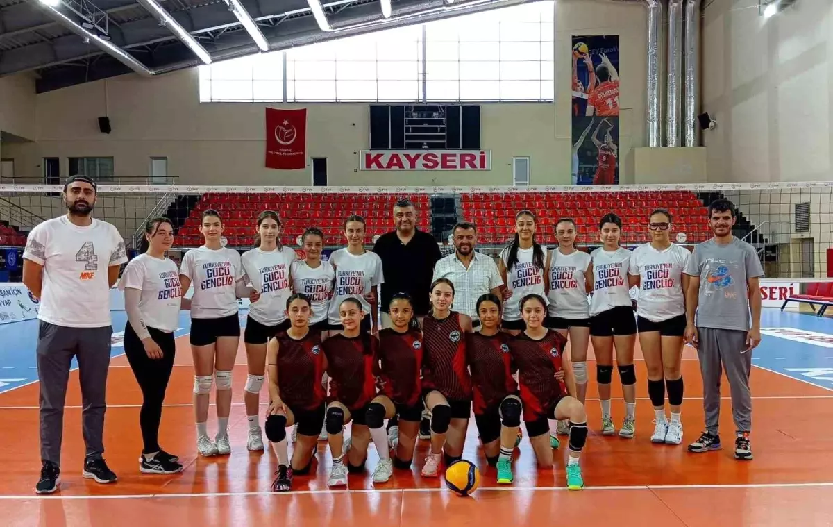 Kayseri Anadolu Yıldızlar Ligi Kız Takımı Hazırlıklarına Devam Ediyor