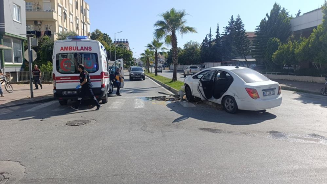 The little girl did not want to be separated from her mother, who was slightly injured in the accident