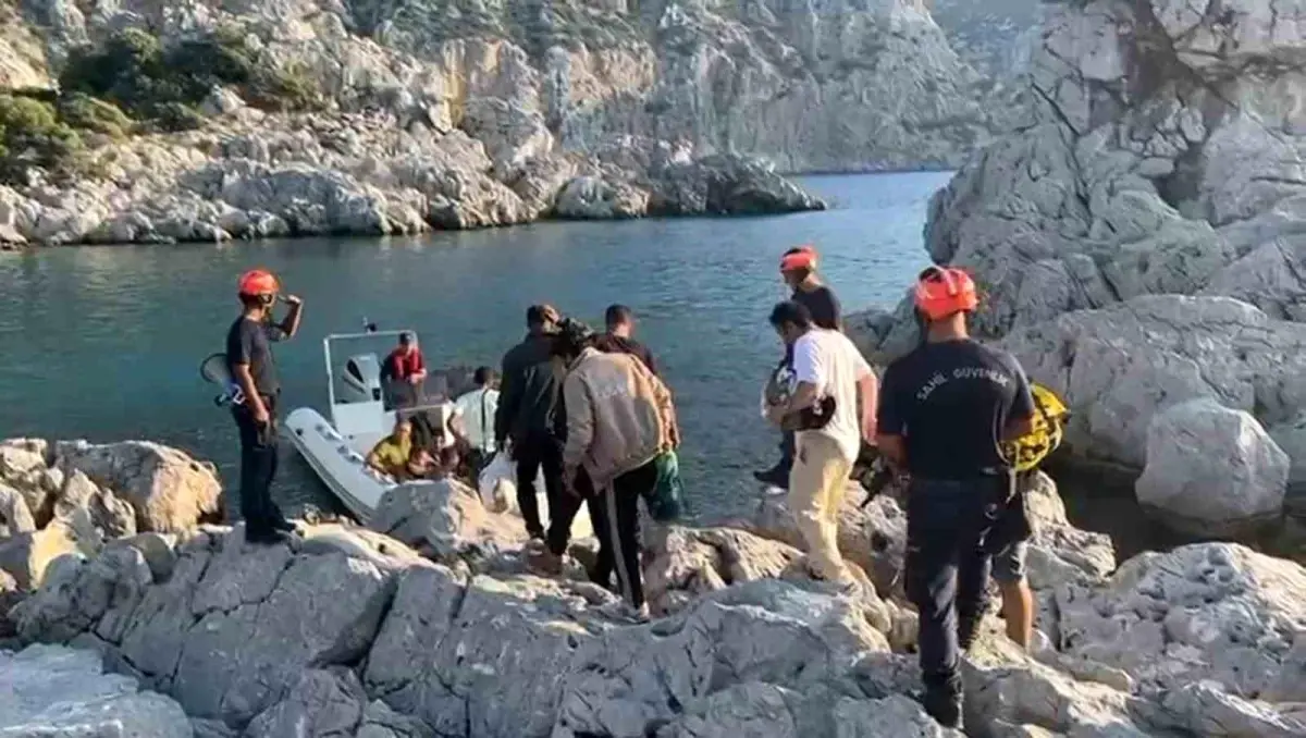Marmaris'te Göçmen Kaçakçılığı Operasyonu: 15 Düzensiz Göçmen Yakalandı