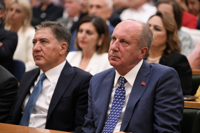 Muharrem İnce 4,5 yıl sonra CHP'ye döndü Muharrem İnce 4,5 yıl sonra CHP'ye döndü