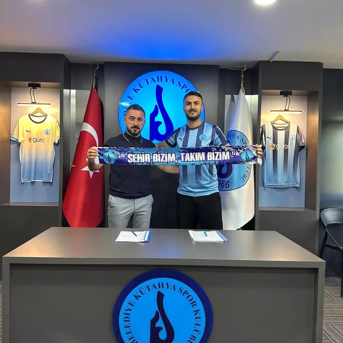 Kütahyaspor, Ömer Faruk Sezgin ile 1 Yıllık Yeni Sözleşme İmzaladı