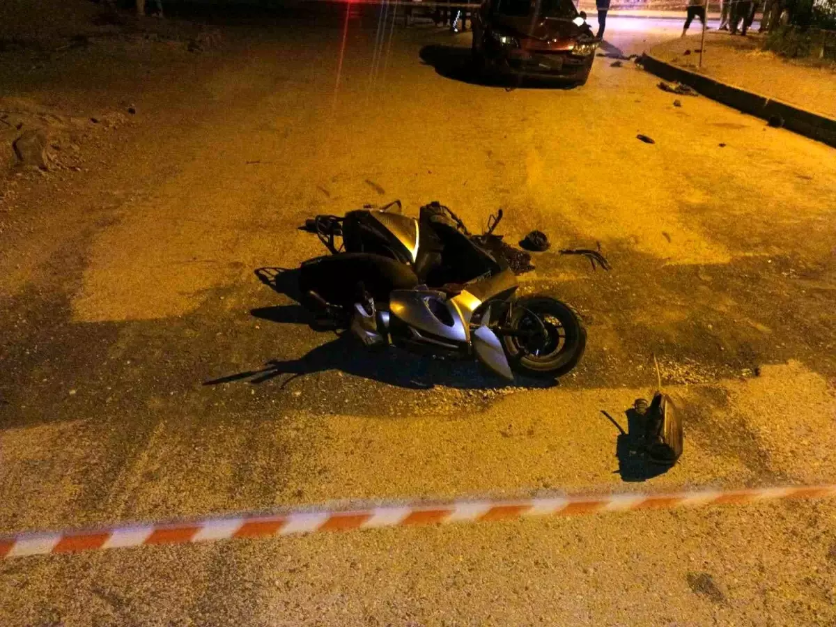 Kocaeli'de Trafik Kazası: Baba Hayatını Kaybetti, Oğlu Ağır Yaralı