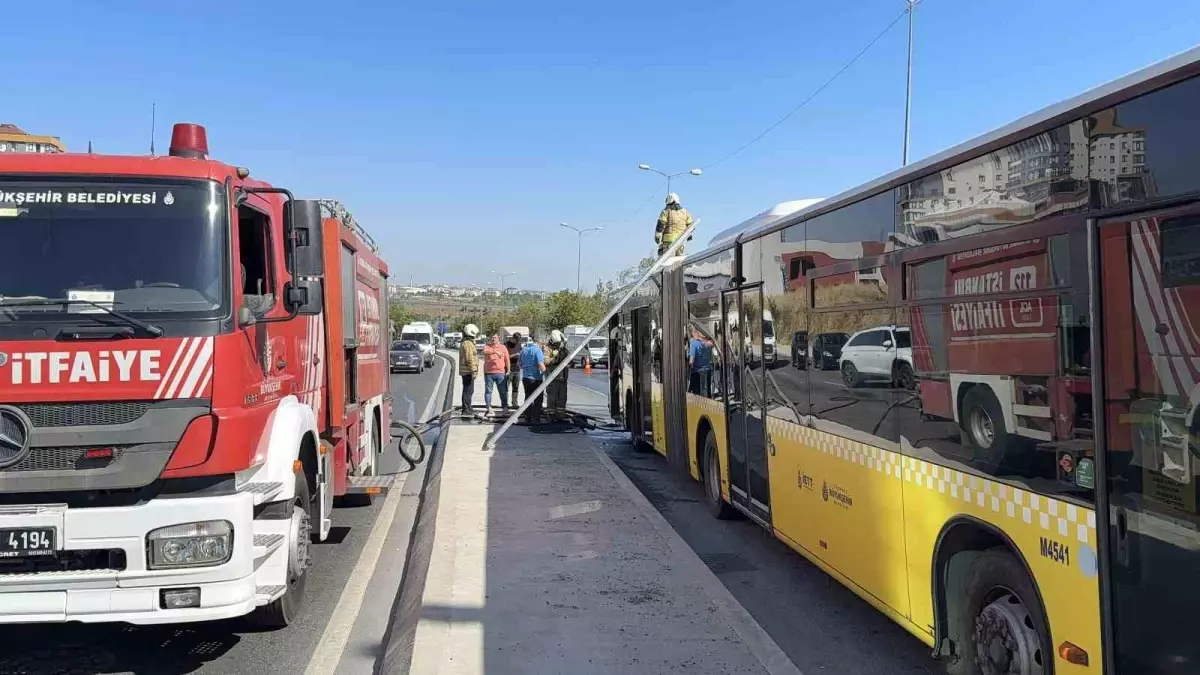 İETT Otobüsünde Yangın: Vatandaşlar Müdahale Etti