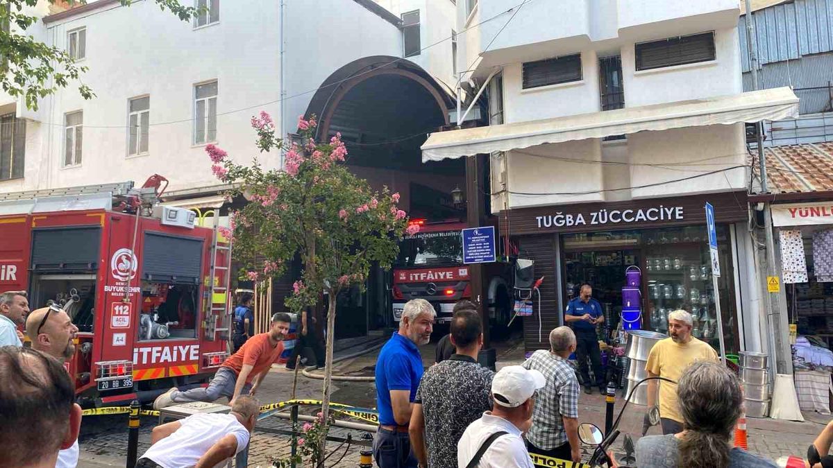 Denizli Kaleiçi Çarşısında Yangın: İtfaiye Ekipleri Mücadele Ediyor