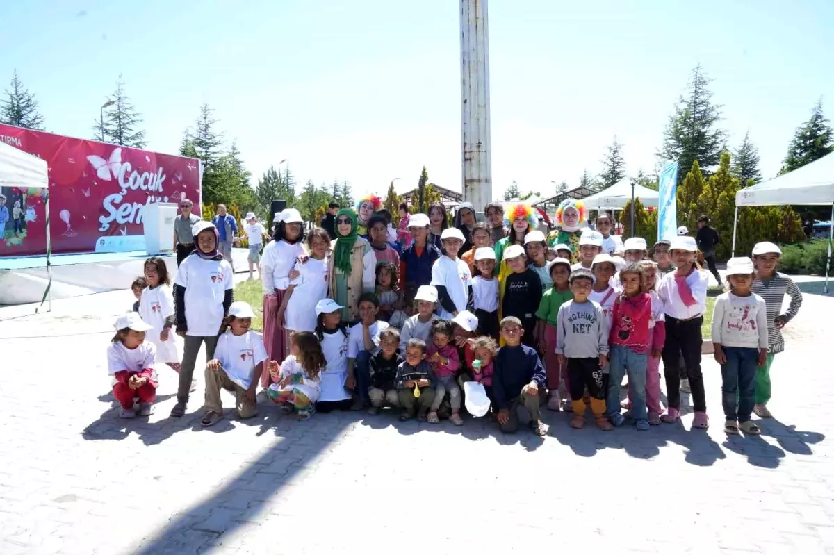 Niğde'de Çocuk Şenliği ile 'Çocuk İşçiliğine Hayır' Mesajı Verildi