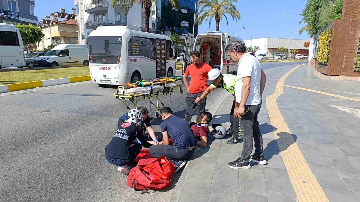 Manavgat'ta Motosiklet Kazası: Sürücü Yaralandı