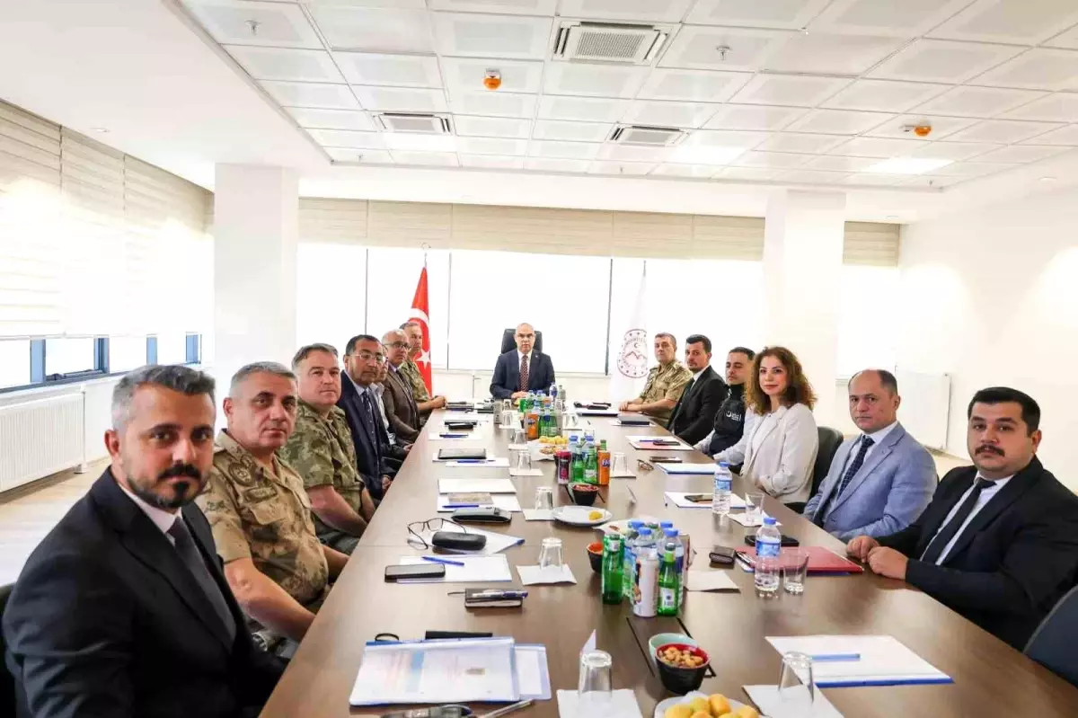 Vali Koç Sınır Güvenliğini İnceledi