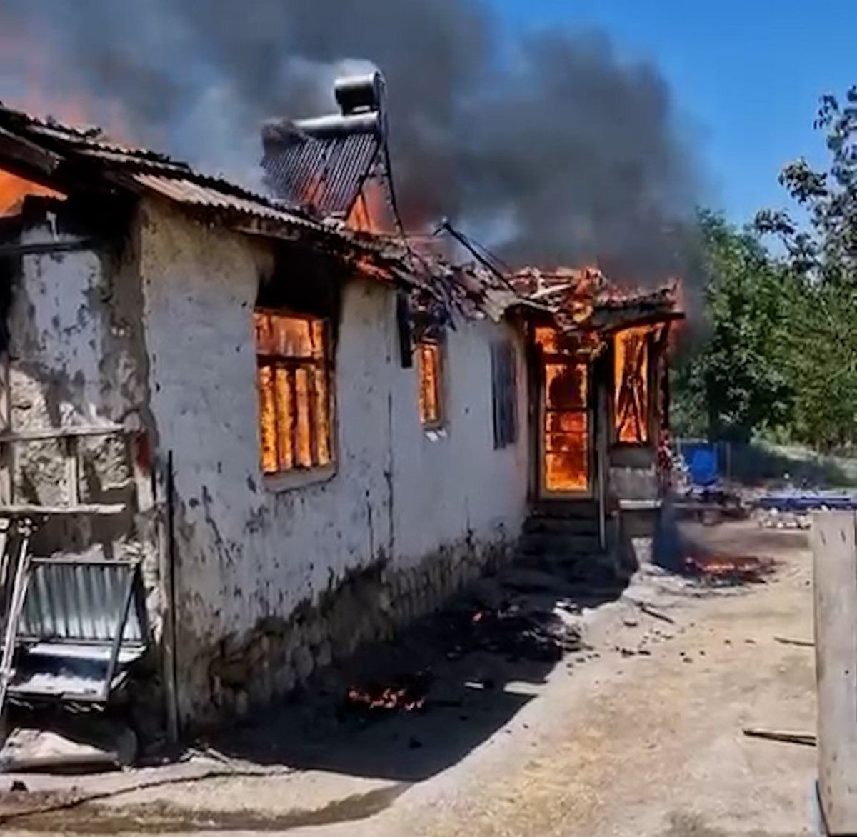 Amasya'da Yangın: Müstakil Ev Küle Döndü