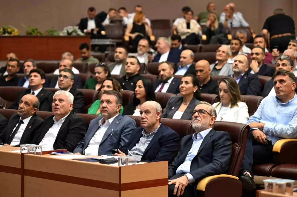 Başkan Burkay: 'İş dünyasının önünü açacak projeleri üretmek zorundayız'