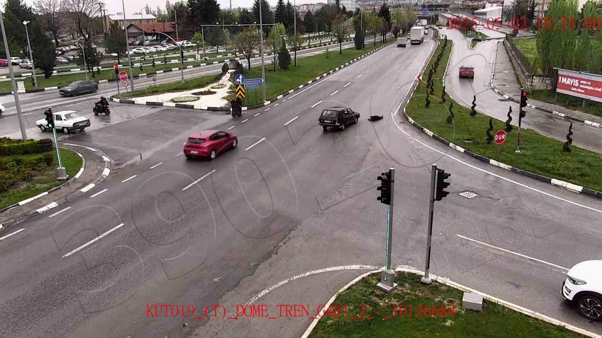 Kütahya'da Dikkatsizlik Trafik Kazalarına Neden Oldu