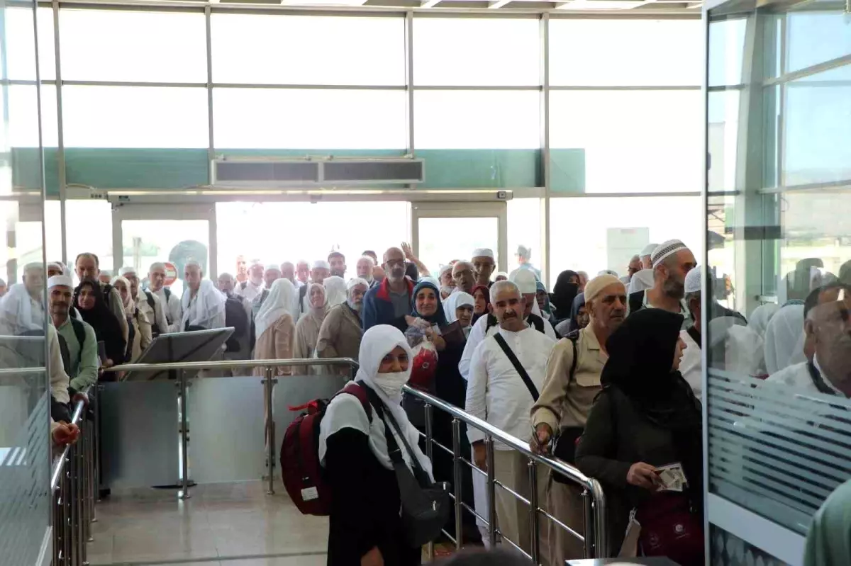 Elazığ'dan Hacılar Yurda Döndü