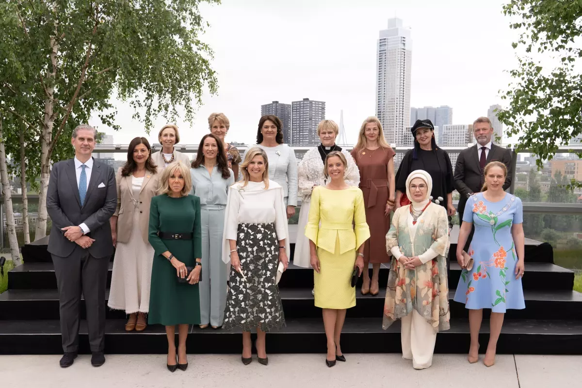 Emine Erdoğan, NATO Zirvesi kapsamında Hollanda'da lider eşleriyle buluştu