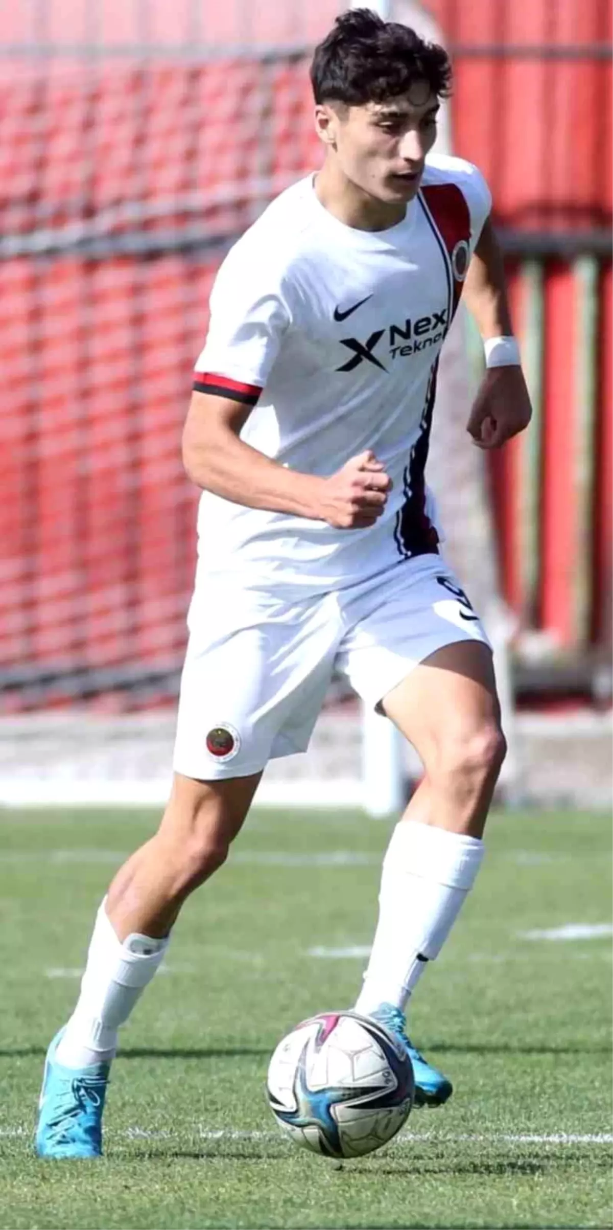Ertuğrul Sandıkcı'nın Etkileyici Performansı: Gol Krallığına İmza Attı
