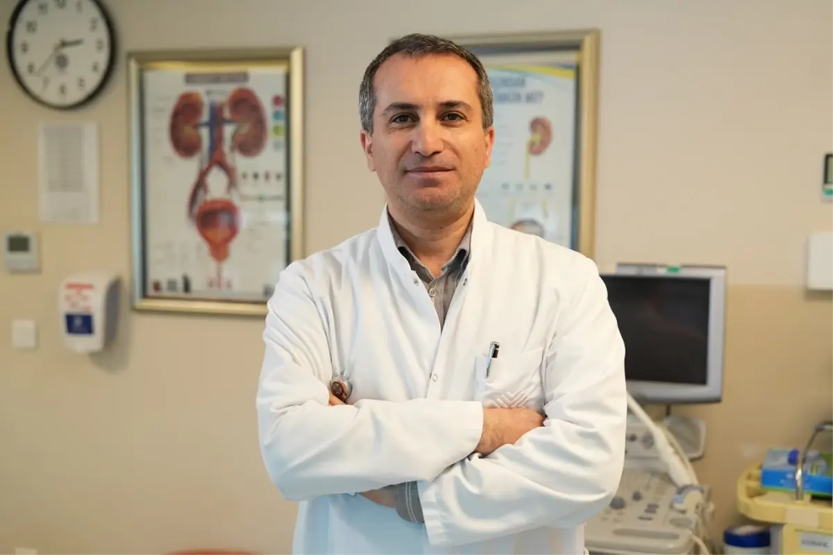 İdrarında Kan Fark Eden Adamın Mesane Tümörü Başarıyla Tedavi Edildi