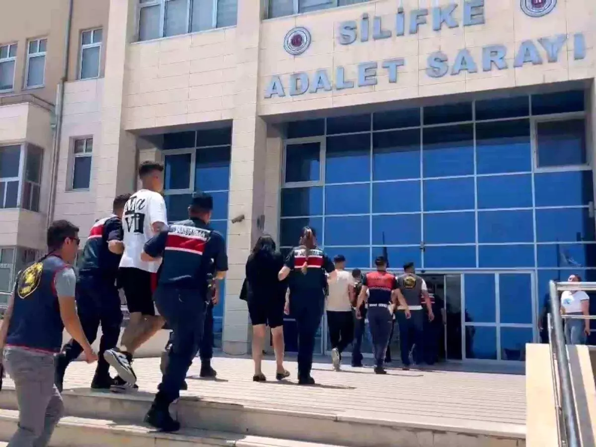 Silifke'de İş Yerlerine Kurşunlama Olayında İki Tutuklama