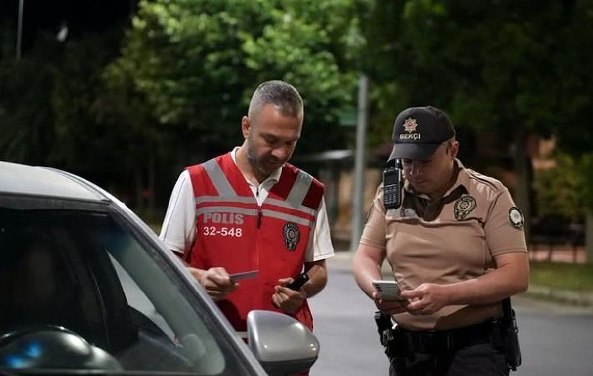 Isparta'da Yapılan Polis Denetimlerinde 151 Kişi Kontrol Edildi