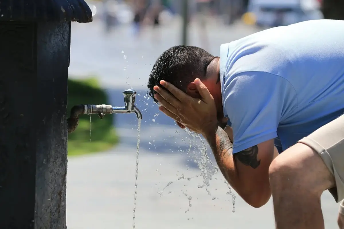 İstanbul'da tehlikeli sıcaklık alarmı! Bu saatlerde dışarı çıkmayın