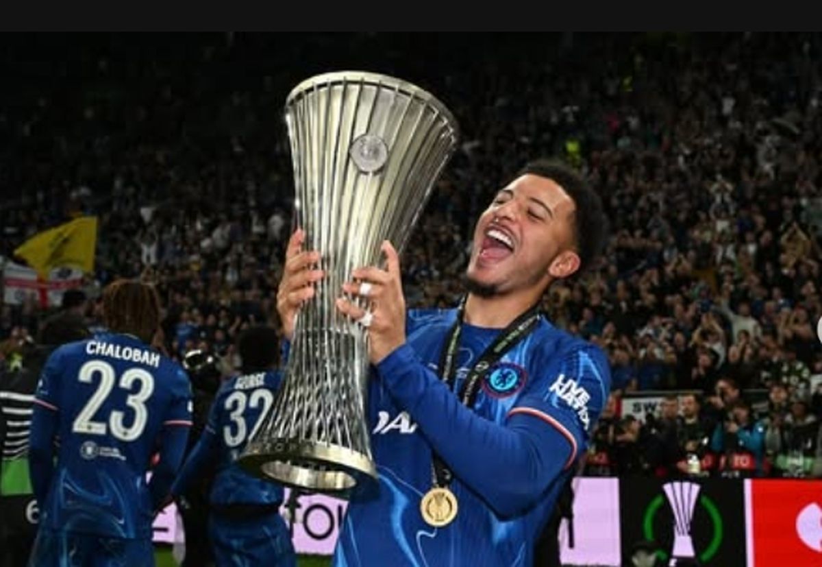 Jadon Sancho Fenerbahçe'ye geliyor mu? Jadon Sancho Fenerbahçe'yle anlaştı mı?