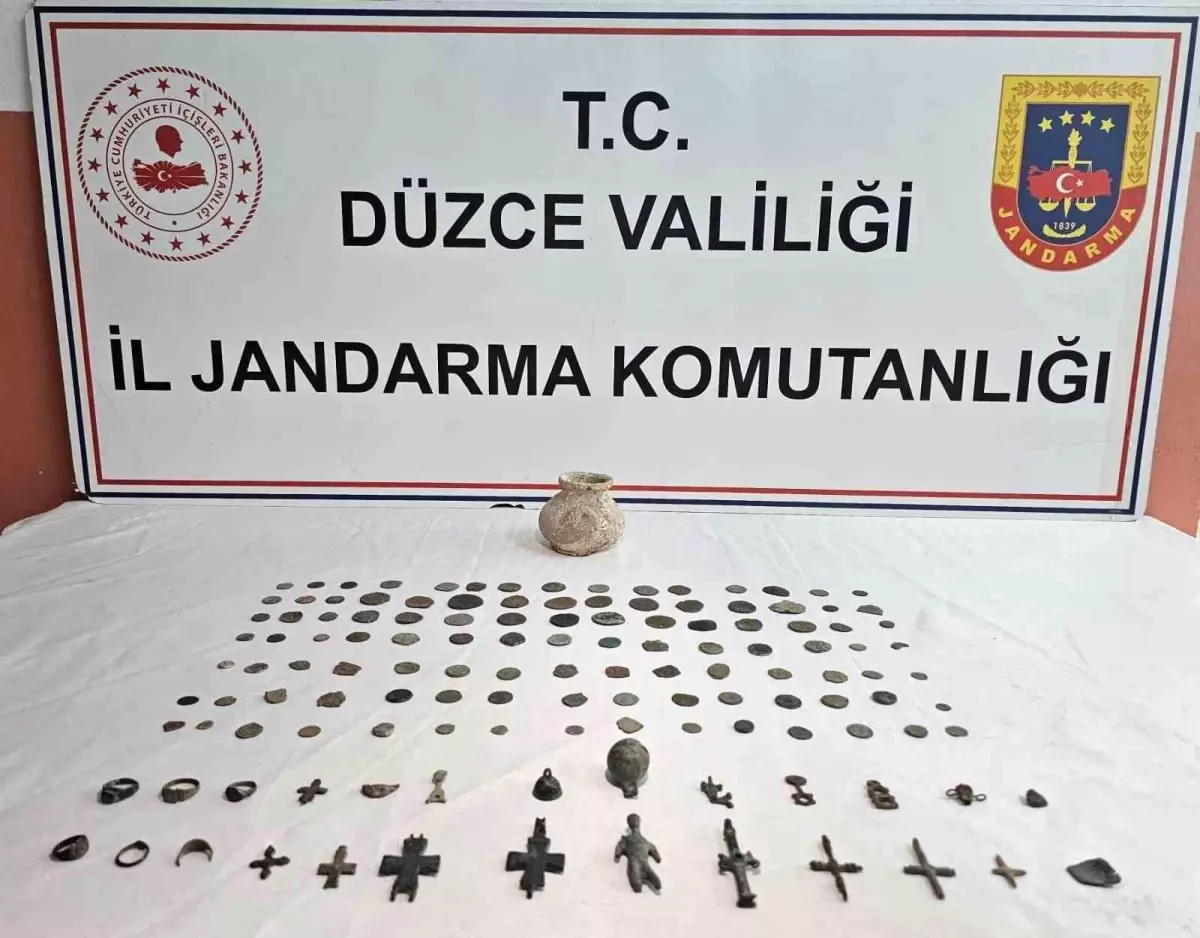 Düzce'de Tarihi Eser Operasyonu: 133 Parça Ele Geçirildi