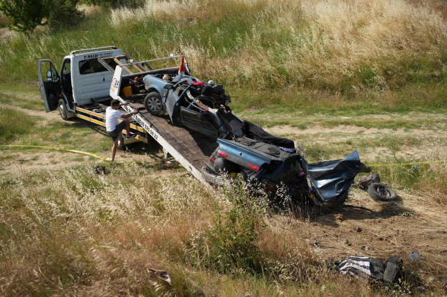 Katliam gibi kaza: 2'si çocuk 5 kişi hayatını kaybetti Katliam gibi kaza: 2'si çocuk 5 kişi hayatını kaybetti