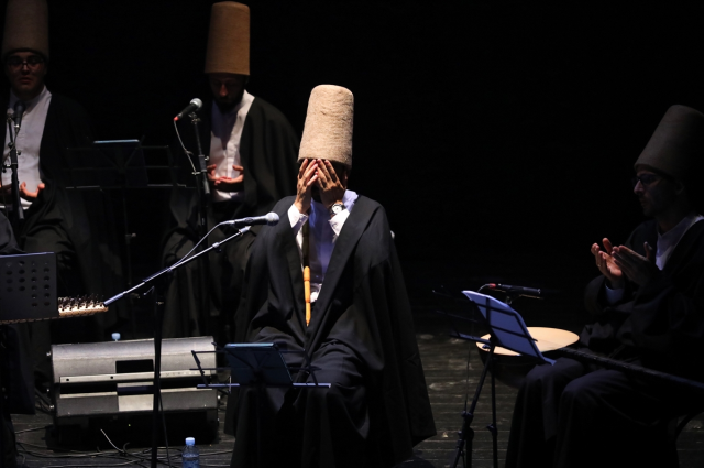 Konya Büyükşehir Belediyesi ekibinden Tunus'ta sema gösterisi Konya Büyükşehir Belediyesi ekibinden Tunus'ta sema gösterisi