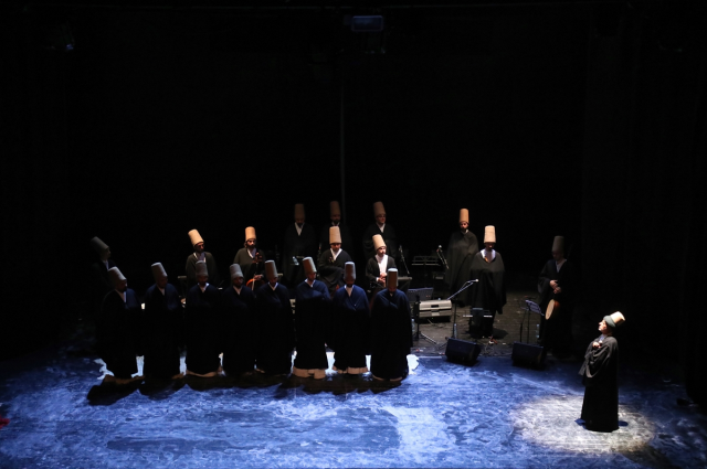 Konya Büyükşehir Belediyesi ekibinden Tunus'ta sema gösterisi Konya Büyükşehir Belediyesi ekibinden Tunus'ta sema gösterisi