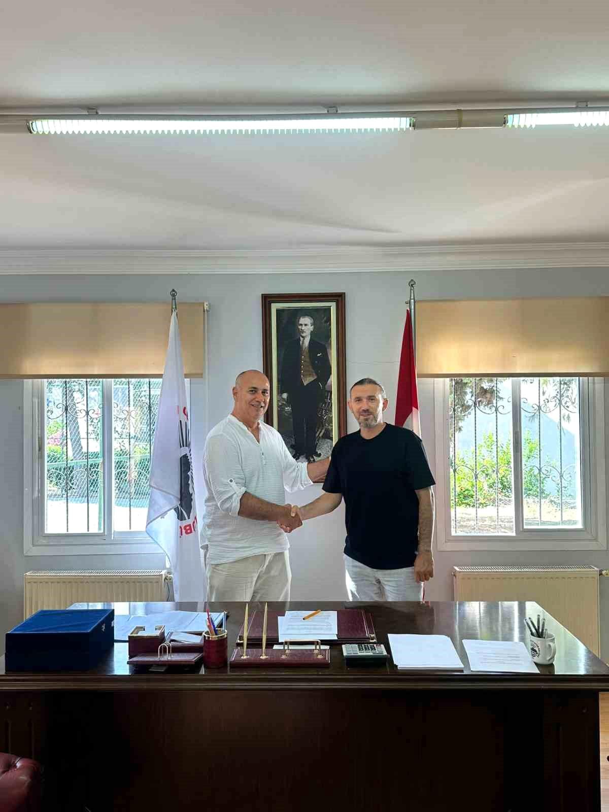 Kuşadasıspor'un Yeni Teknik Direktörü Ersin Sarı Oldu
