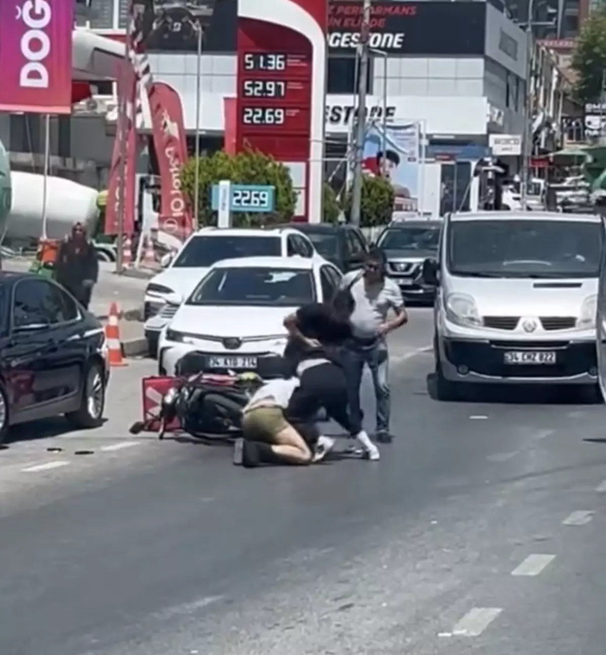 Maltepe'de Trafik Tartışması Kavgaya Dönüştü