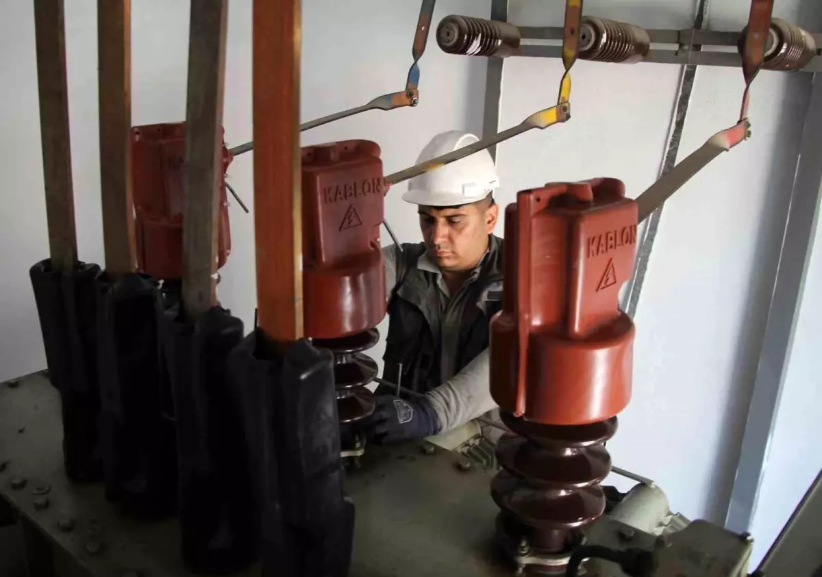 Dicle Elektrik, Şanlıurfa'da 20 Milyar TL Yatırım Hedefli Bakım Çalışmaları Sürdürüyor
