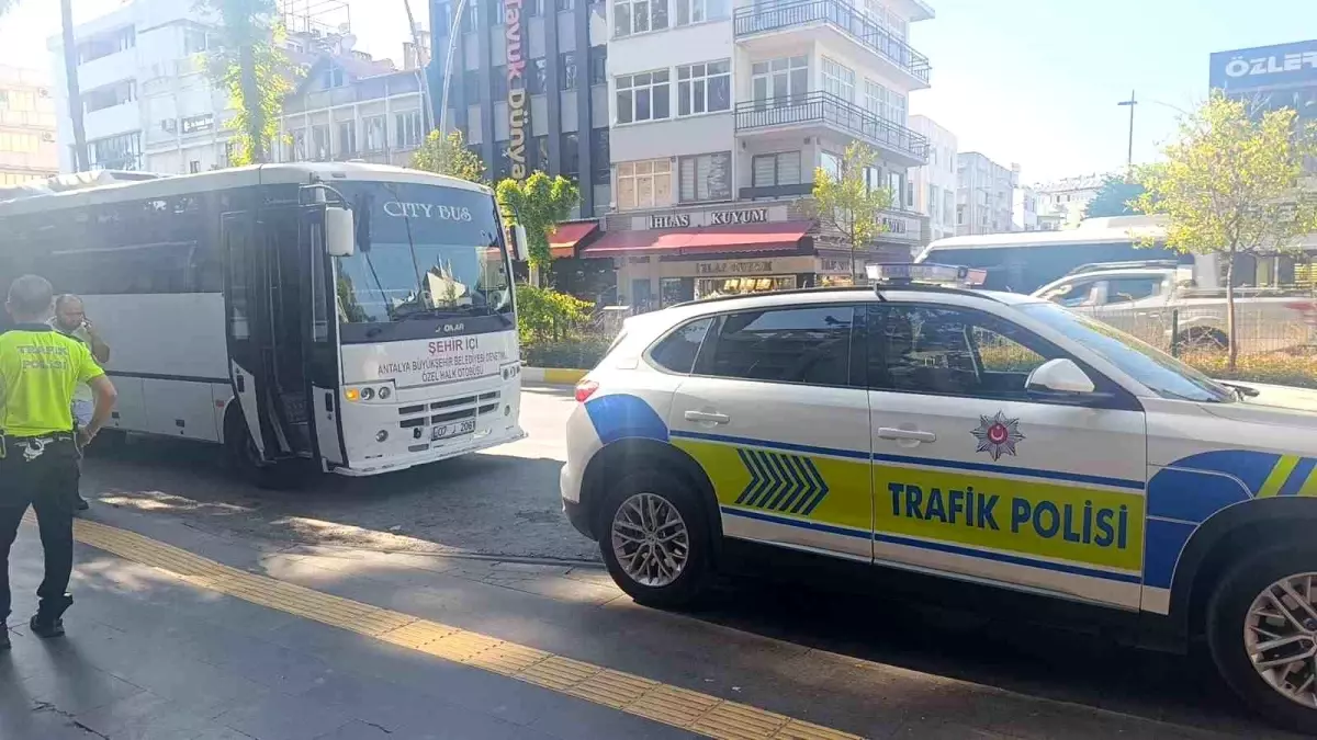 Süresi Dolmuş Ehliyetle Araç Kullanan Sürücüye 3.755 TL Ceza
