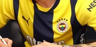 Takımda kalacak mı? Yıldız futbolcudan Fenerbahçe'ye cevap geldi