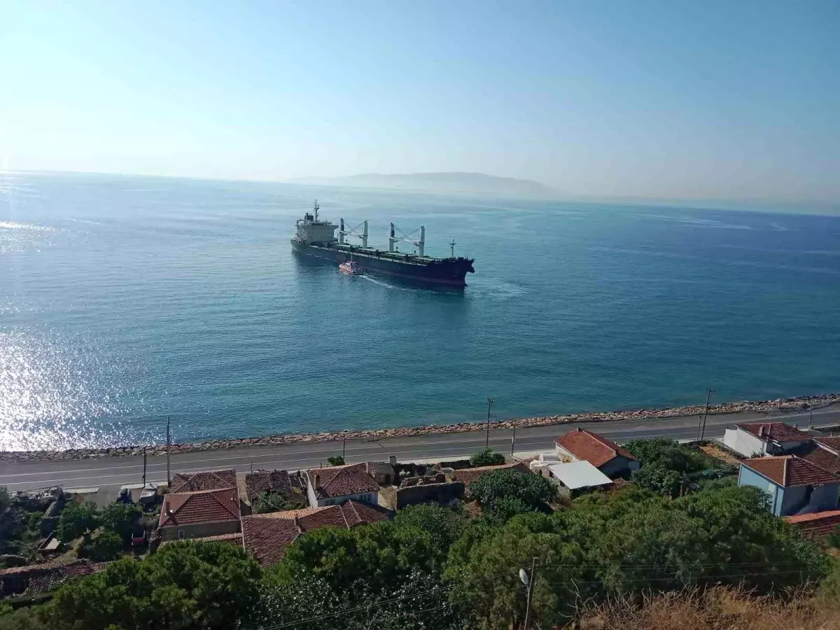 Şarköy Açıklarında Bahama Bayraklı Geminin Karaya Oturması