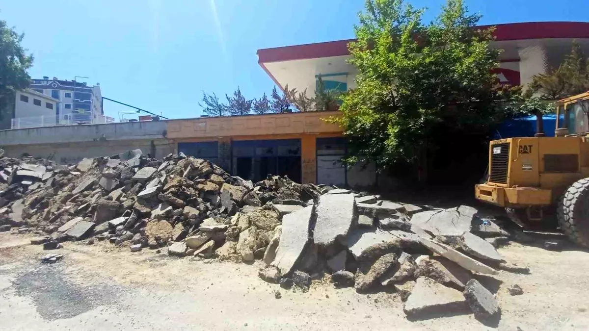 Yalova'da Alkollü Tartışma Kanlı Bitti: Bir Kişi Bıçakla Öldürüldü