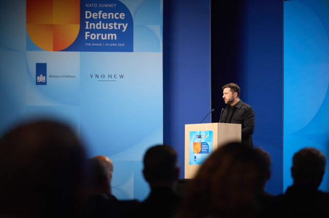 Zelensky wore a suit for the first time in 4 years