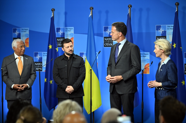 Zelensky wore a suit for the first time in 4 years