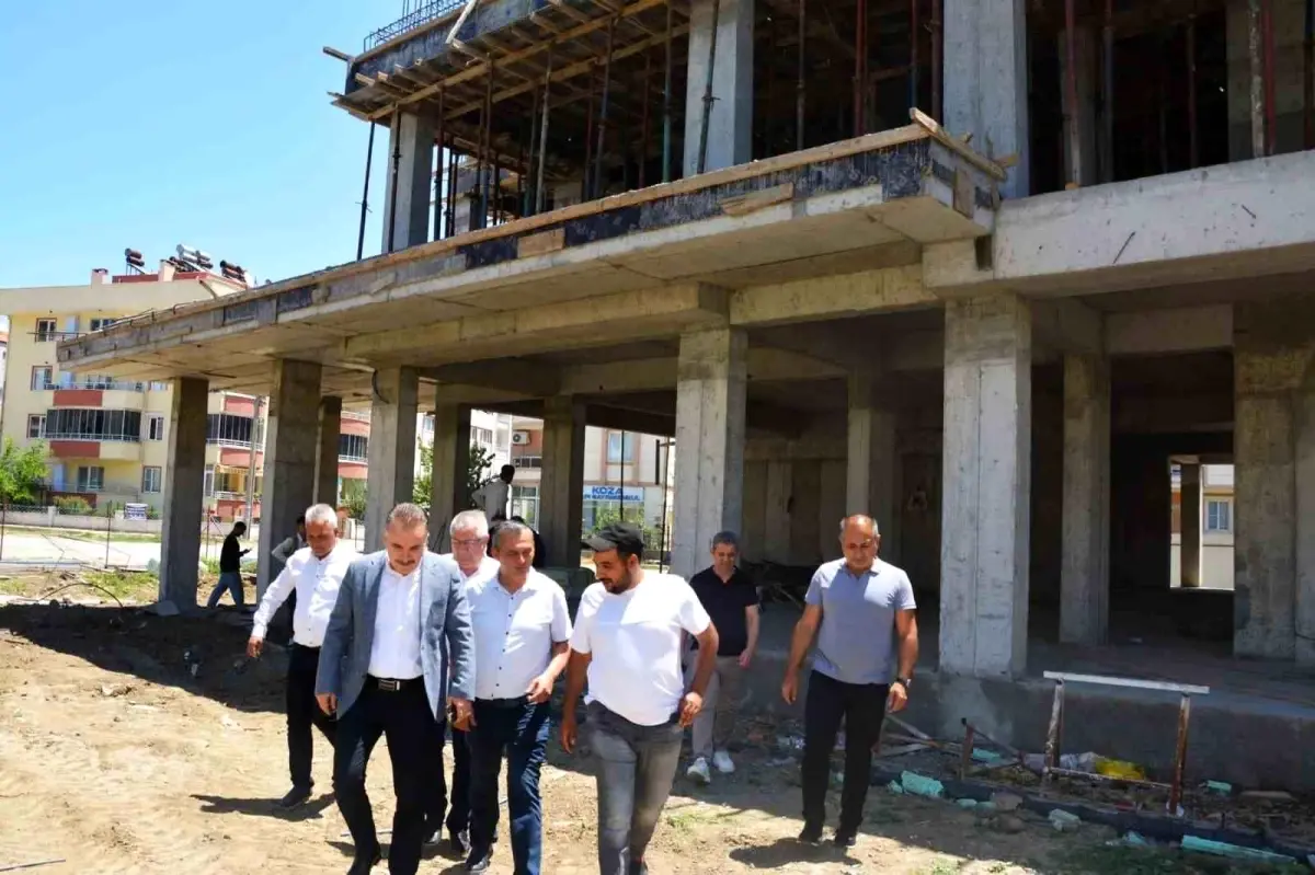 Edremit'te Yeni Aile Sağlık Merkezi ve Acil İstasyonu İnşaatı Devam Ediyor