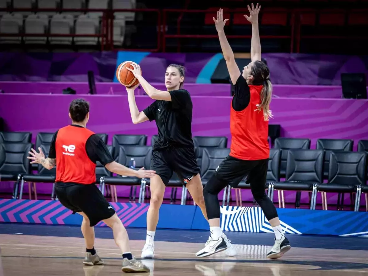 A Milli Kadın Basketbol Takımı Almanya Maçına Hazırlanıyor