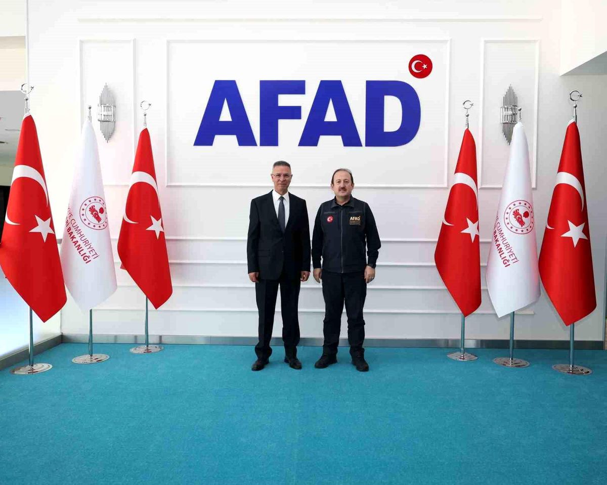 Türkiye'den Filistin'e 102 Ton İnsani Yardım Gönderildi