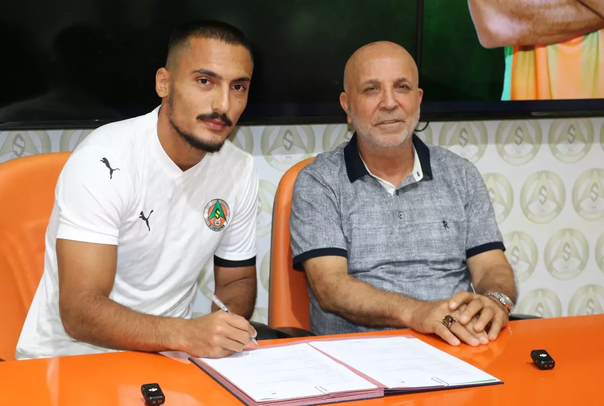 Alanyaspor, İbrahim Kaya ile 4 Yıllık Sözleşme İmzaladı