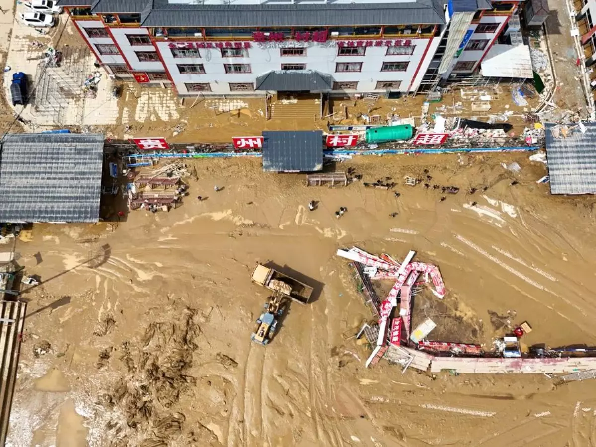 Çin'in Guizhou Eyaletinde Şiddetli Yağışlar Nedeniylese İki İlçede Tahliye Gerçekleştirildi