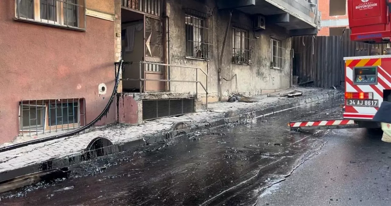 İstanbul Bağcılar'da İnşaat Alanında Yangın Çıktı