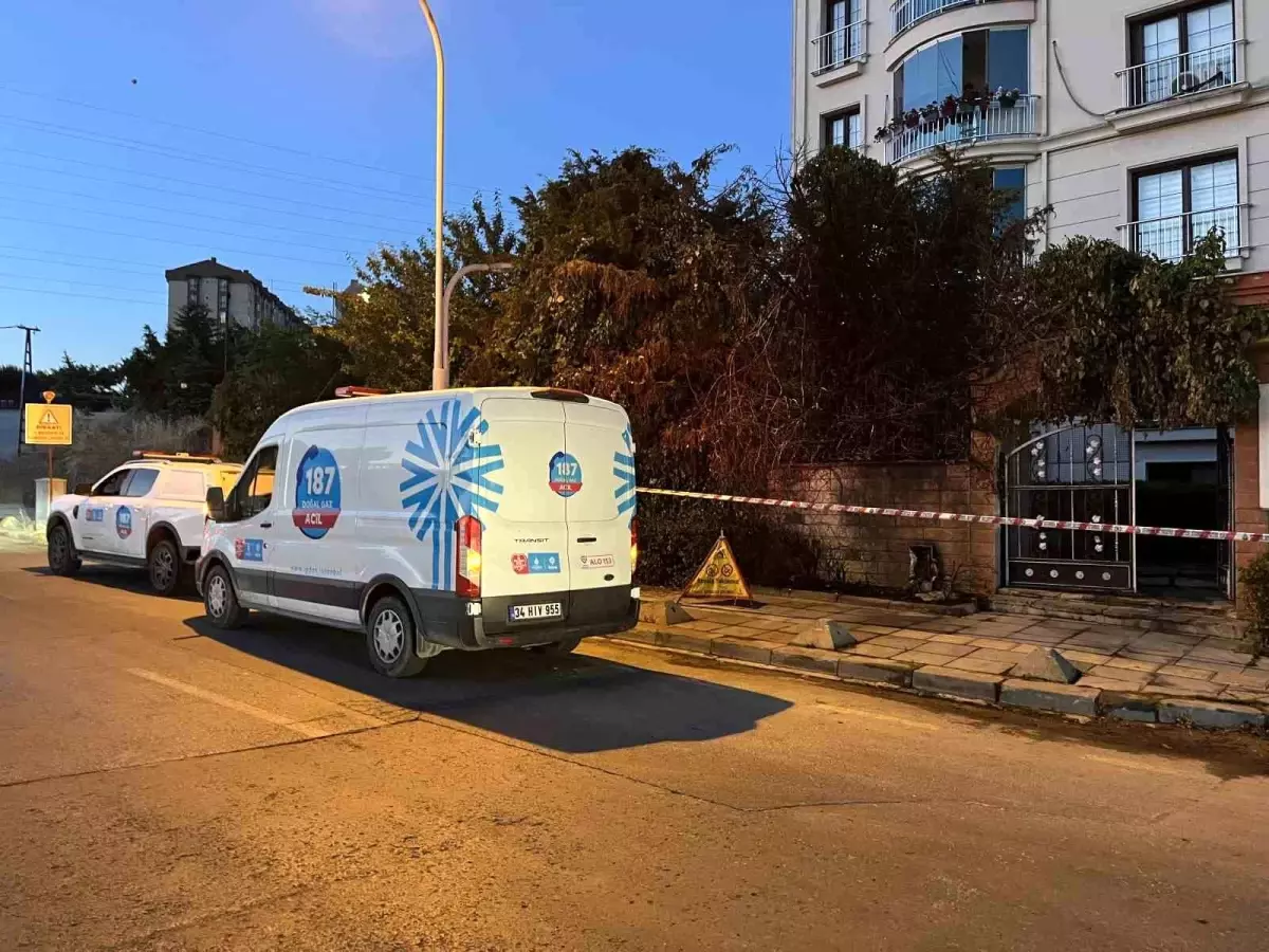 Başakşehir'de Doğalgaz Kutusunda Yangın
