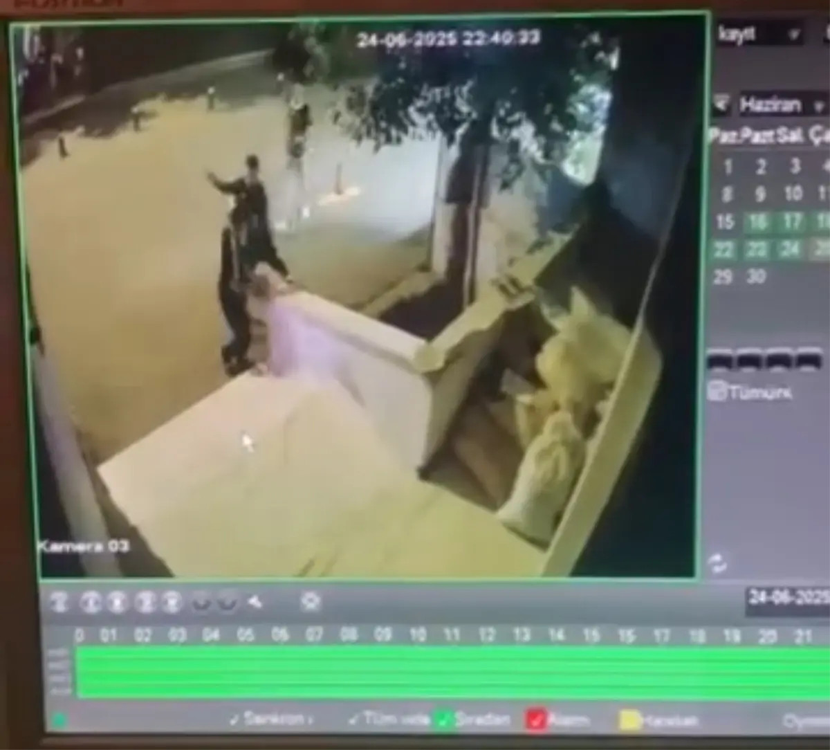 Batman'da Bıçaklı Saldırı: 17 Yaşındaki Genç Yaralandı
